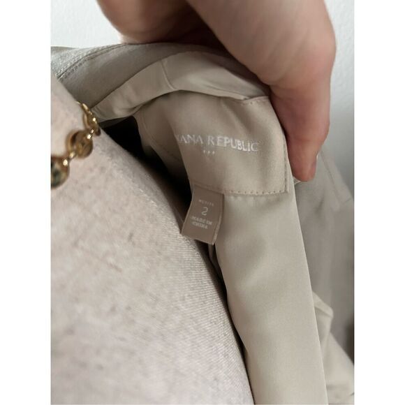 Banana republic tan blazer size 2 - Picture 3 of 5